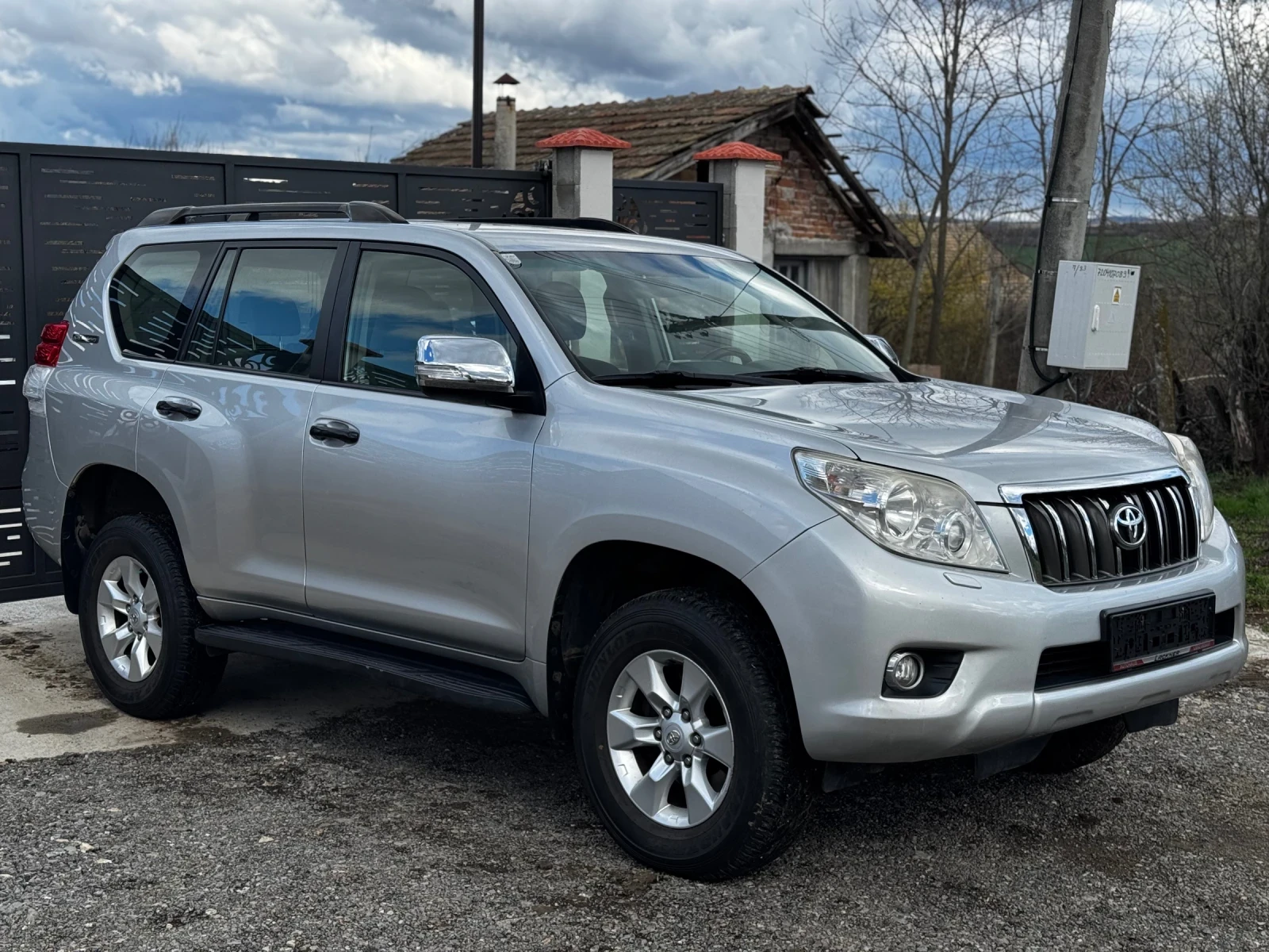 Toyota Land cruiser 3.0d4d* 190к.с.* Автомат, снимка 2 - Автомобили и джипове - 54106332