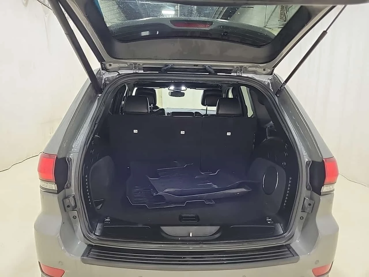 Jeep Grand cherokee  ALTITUDE| PANORAMA| ПОДГРЕВИ| 2 КЛЮЧА| , снимка 8 - Автомобили и джипове - 54777476