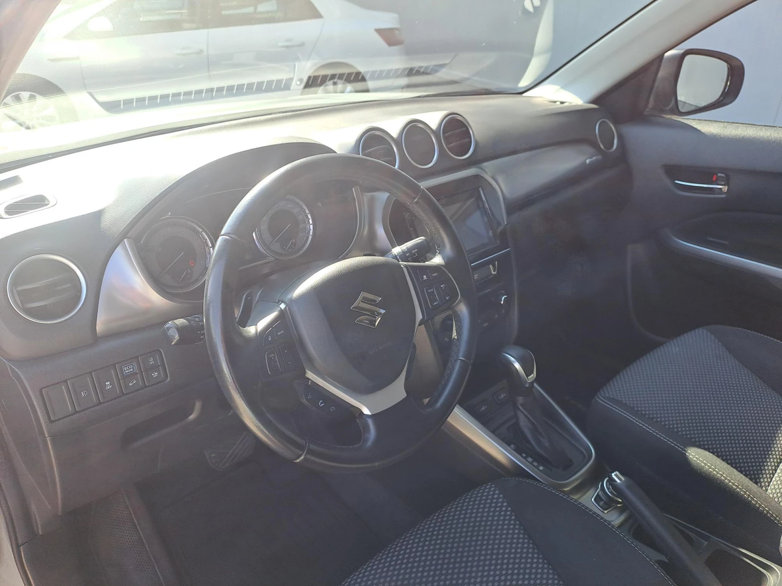 Suzuki Vitara 1.5 GL+ Full Hybrid 4x4 Automatic AGS, снимка 10 - Автомобили и джипове - 55926329