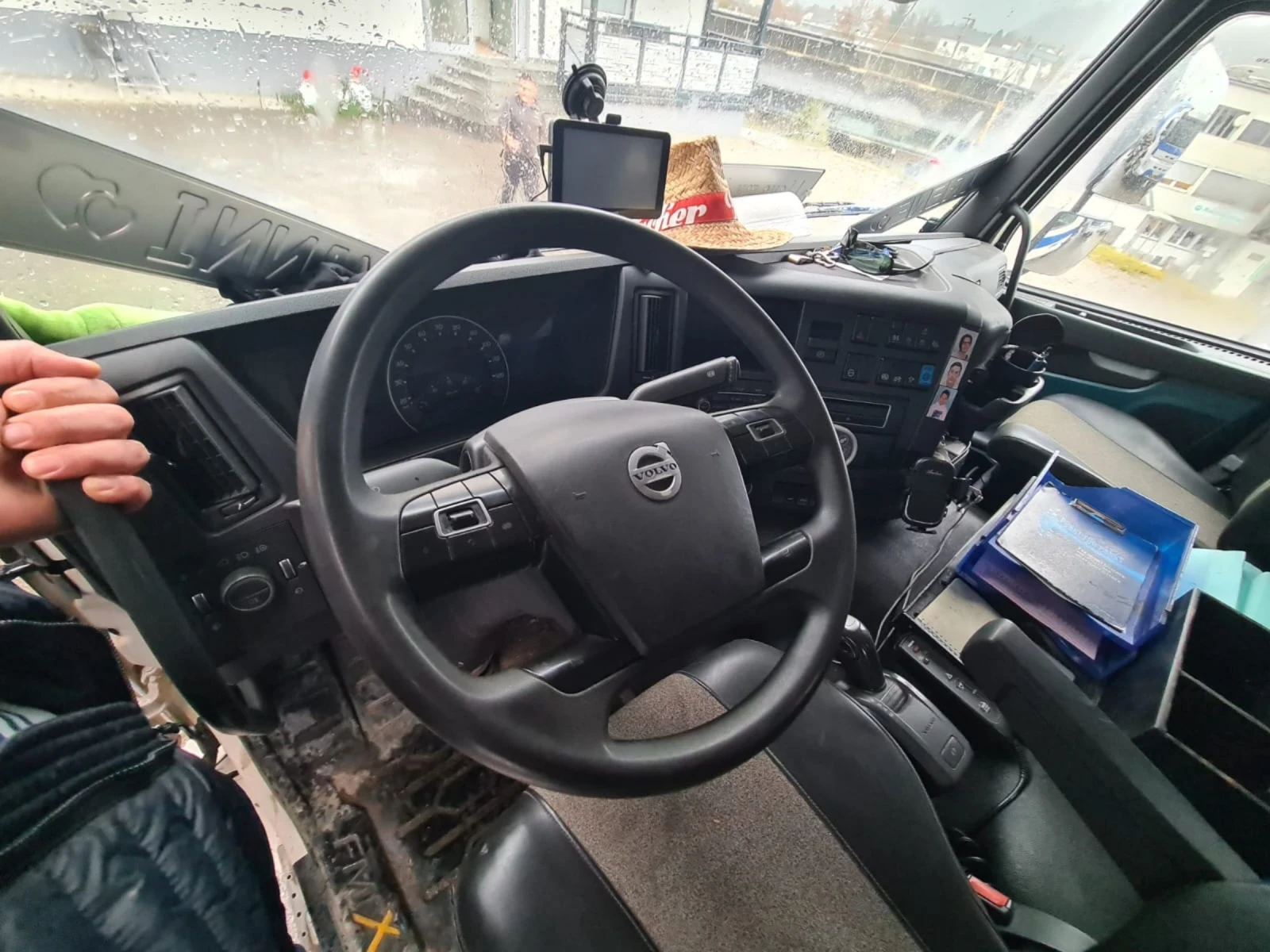 Бетон помпа Volvo FMX 500 CIFA MAGNUM 28 МЕТРА МИКСЕР 7 куб см - изображение 8