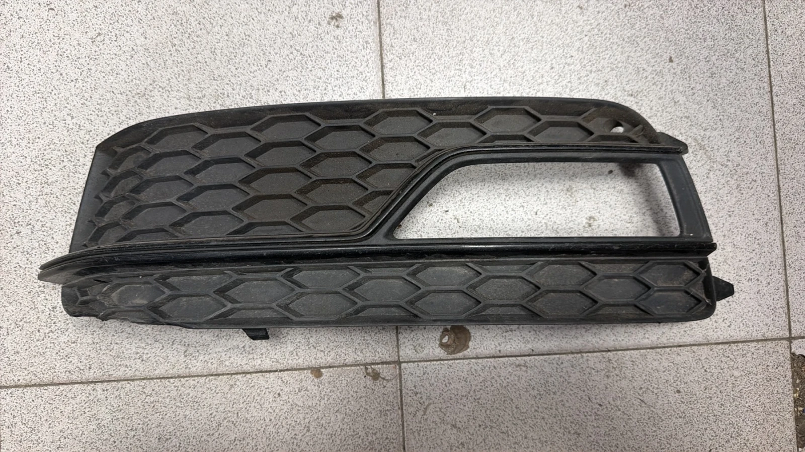 решетка в броня лява AUDI A5 2012- LH 8T0807681K01C
