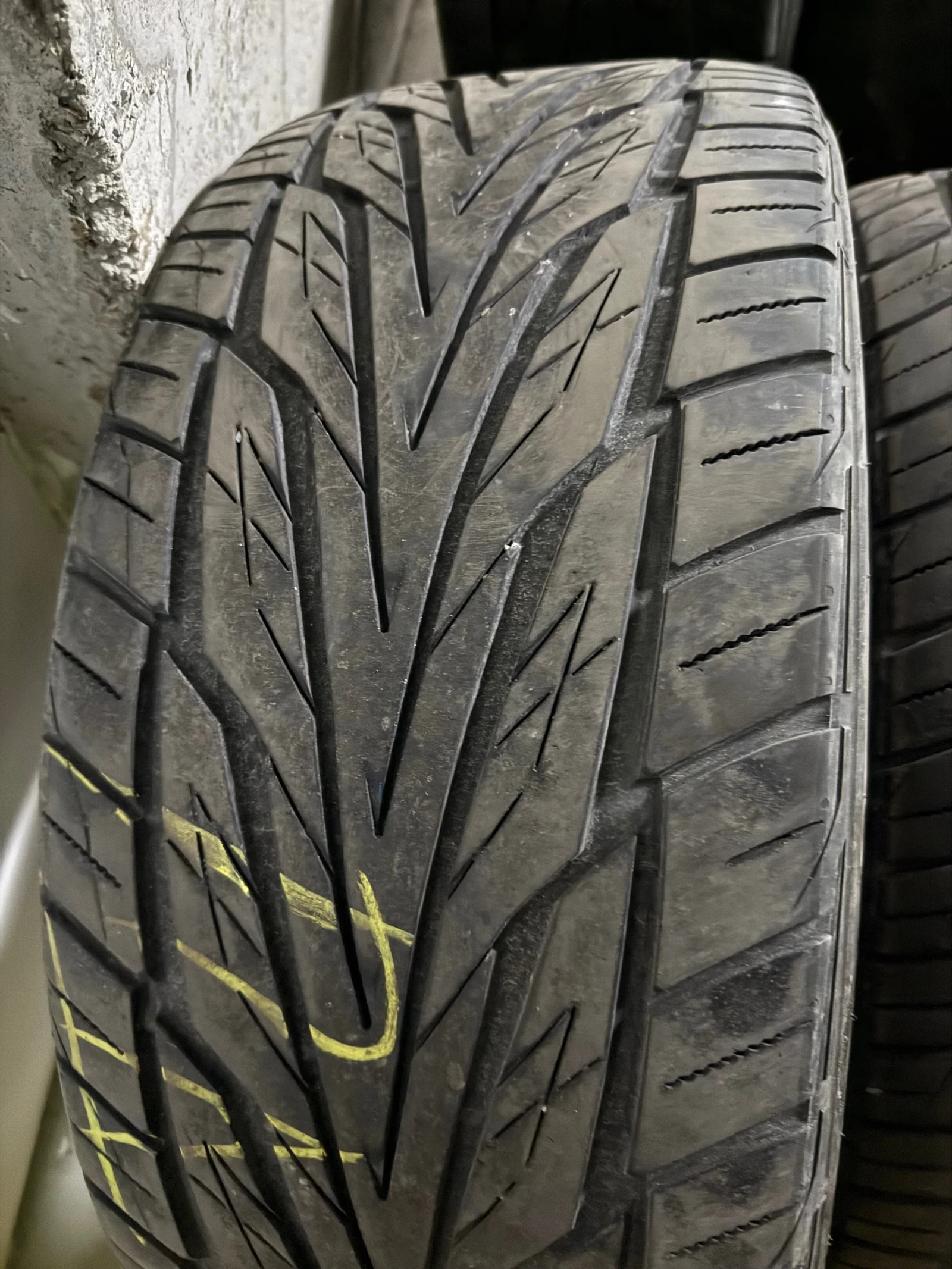 Гуми Всесезонни 275/45R20, снимка 4 - Гуми и джанти - 53527785