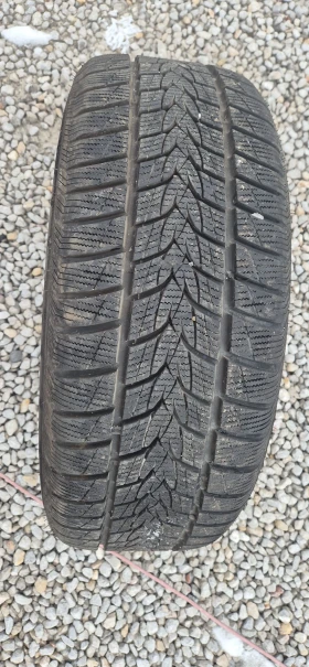 Гуми Зимни 225/55R17, снимка 3 - Гуми и джанти - 48694391