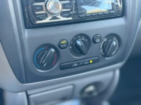 Mazda 323 1.3i КЛИМАТИК, снимка 9