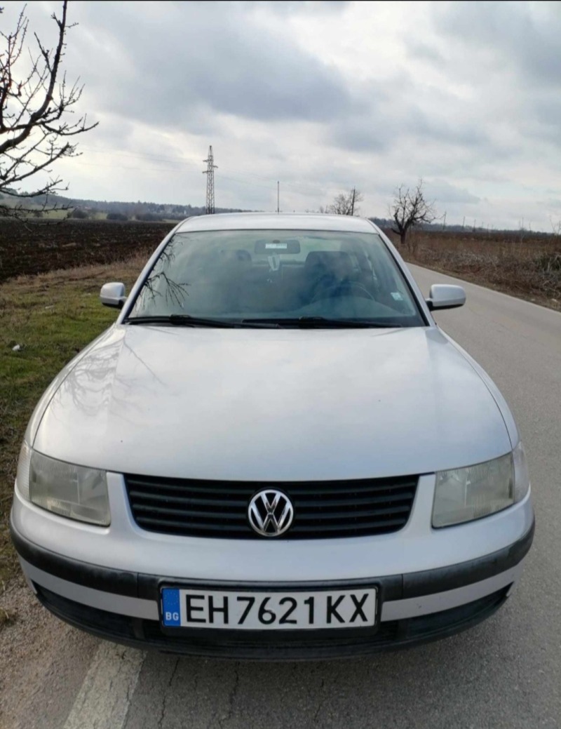 VW Passat, снимка 1 - Автомобили и джипове - 45527614