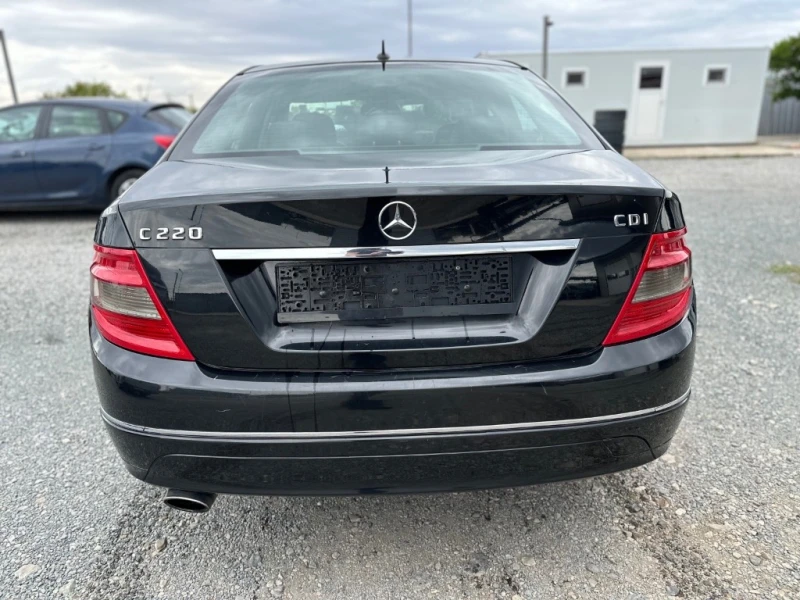 Mercedes-Benz C 220 2.2 CDI, снимка 6 - Автомобили и джипове - 47310527