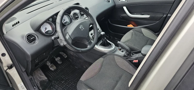 Peugeot 308 1.6 HDI, снимка 8 - Автомобили и джипове - 47940140