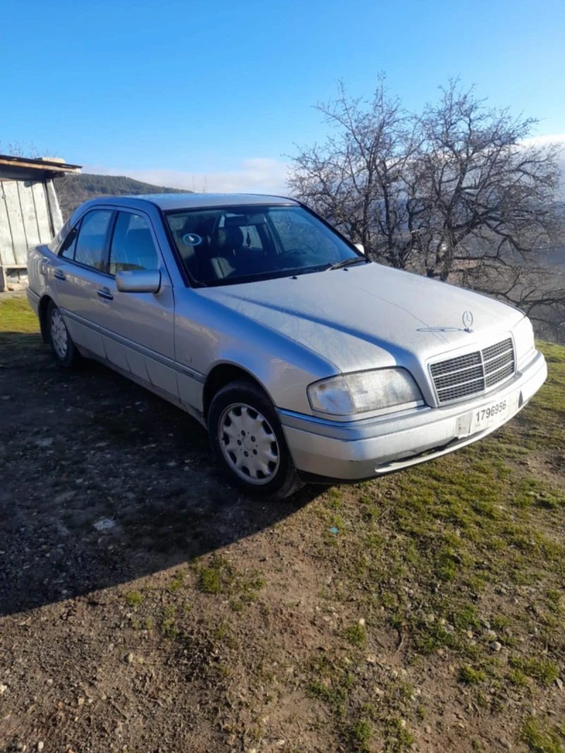 Mercedes-Benz C 180, снимка 3 - Автомобили и джипове - 48620363