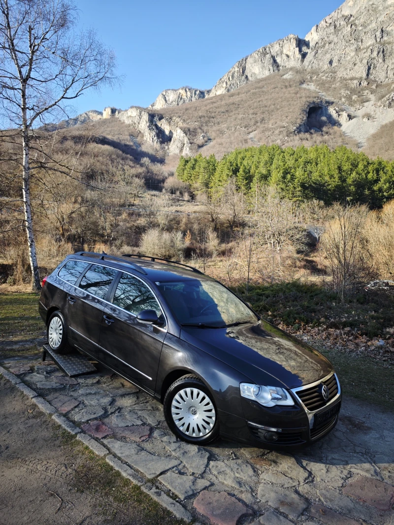 VW Passat 2.0TDI КЛИМАТРОНИК, снимка 1 - Автомобили и джипове - 48953372