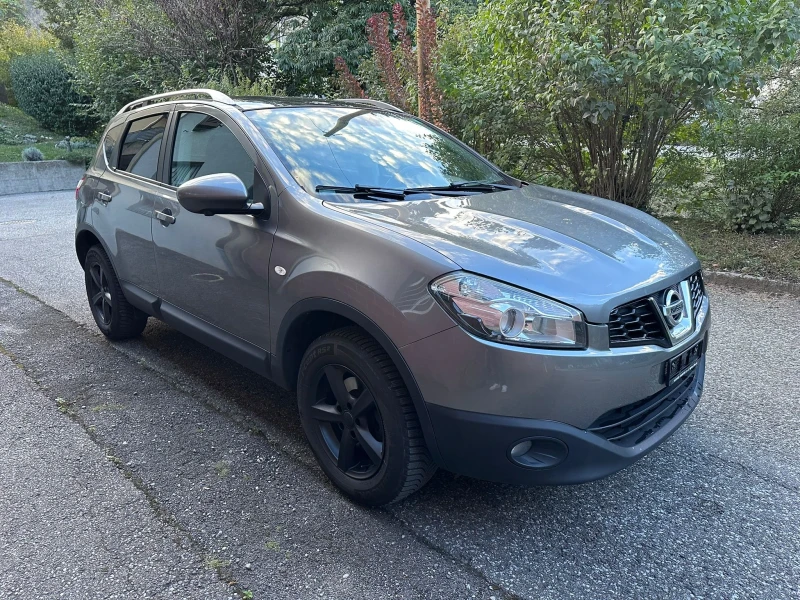 Nissan Qashqai 1.6 бензин Швейцария 360 градуса камера , снимка 2 - Автомобили и джипове - 52772389