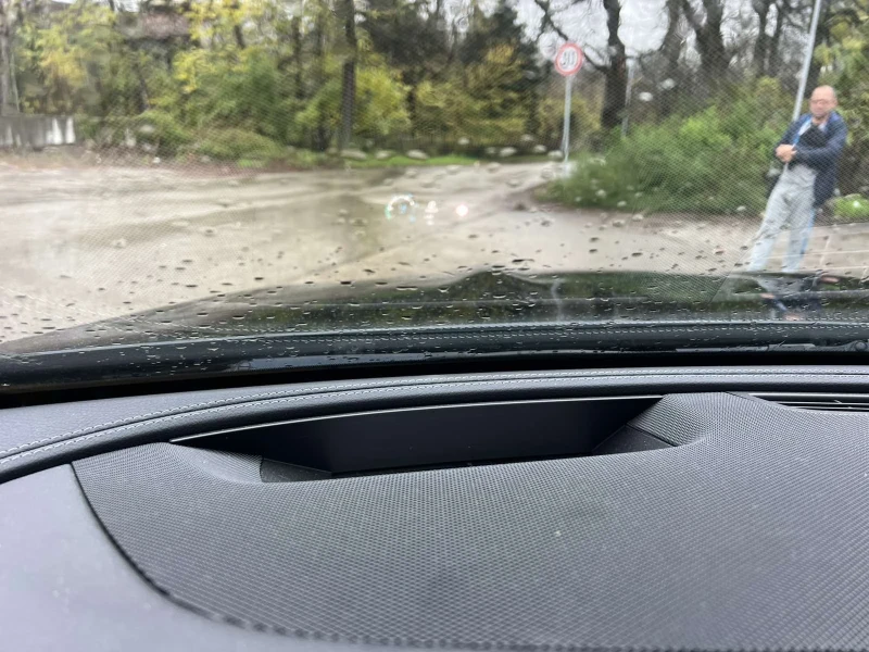 Mercedes-Benz E 220, снимка 4 - Автомобили и джипове - 52469501