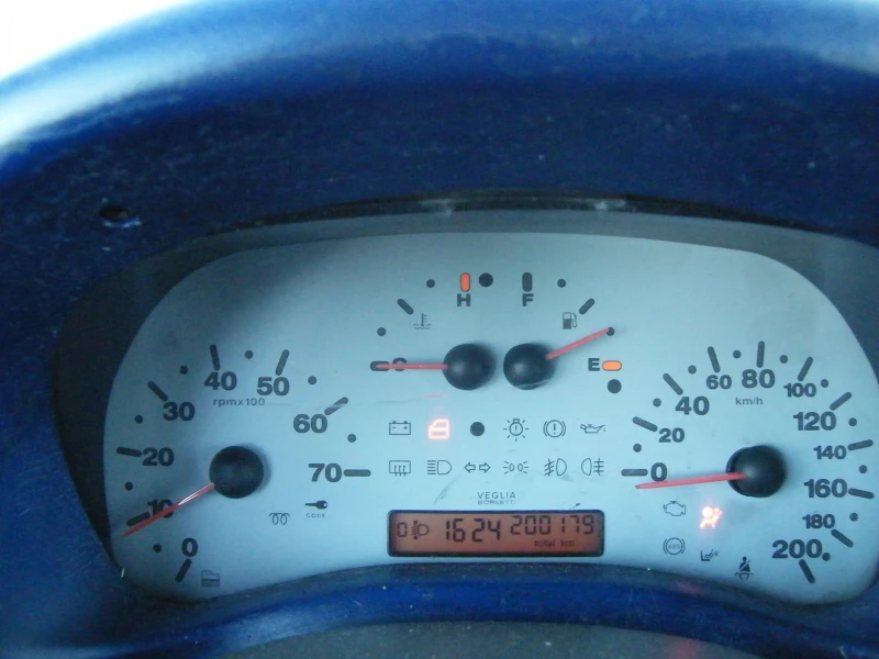 Fiat Doblo 1.9 JTD, снимка 8 - Автомобили и джипове - 53002725