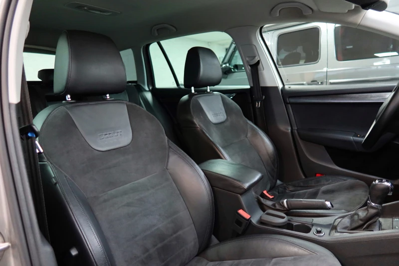 Skoda Octavia Scout 2.0TDI 184к.с 4х4* Xennon* Full, снимка 7 - Автомобили и джипове - 53286864