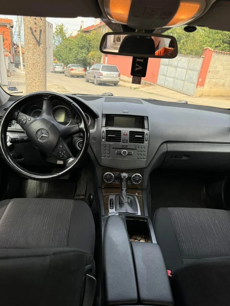 Mercedes-Benz C 220, снимка 4 - Автомобили и джипове - 53574933