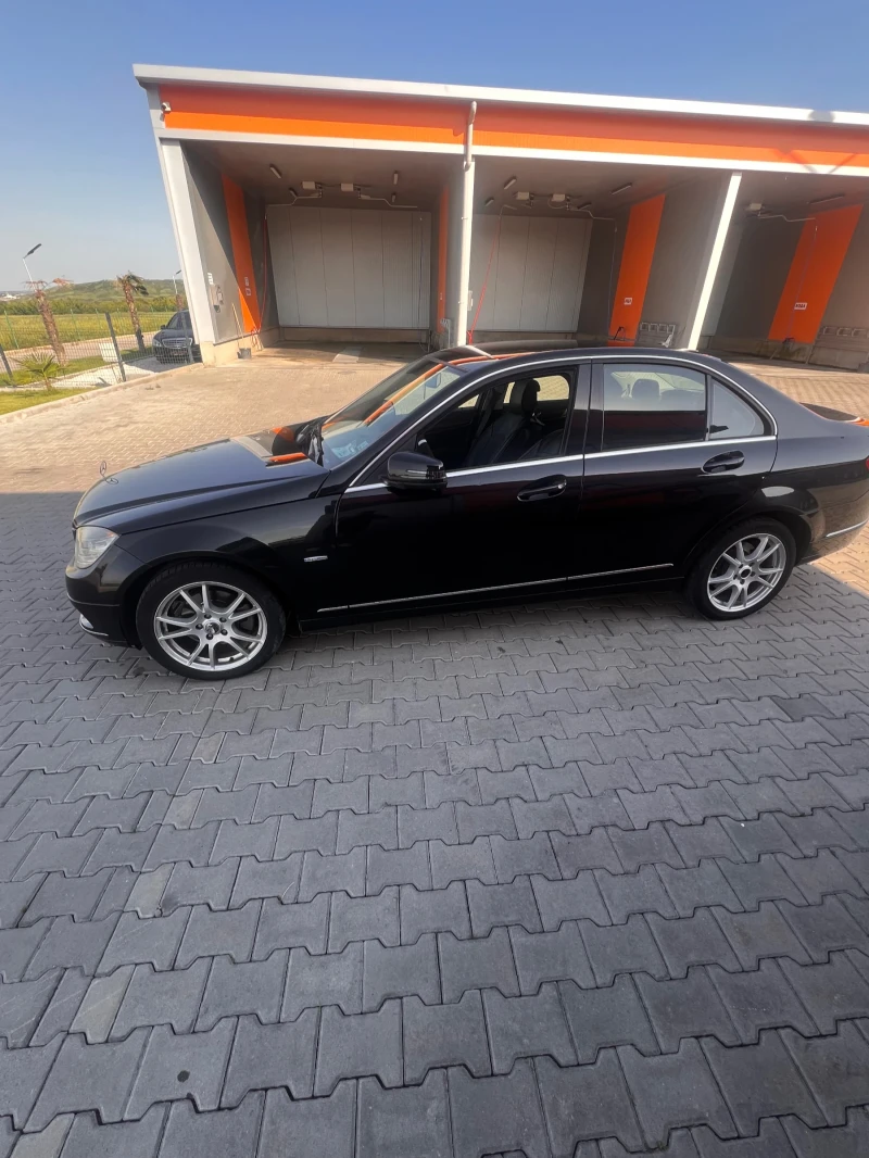Mercedes-Benz C 220, снимка 6 - Автомобили и джипове - 53574933