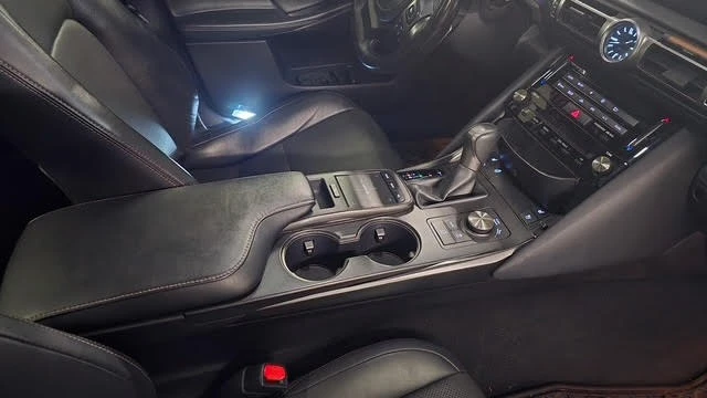 Lexus IS 300 CARFAX * * АВТО КРЕДИТ * * , снимка 8 - Автомобили и джипове - 52795342