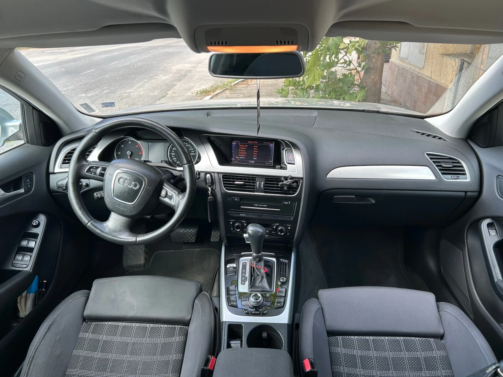 Audi A4 2.0TDI - изображение 9