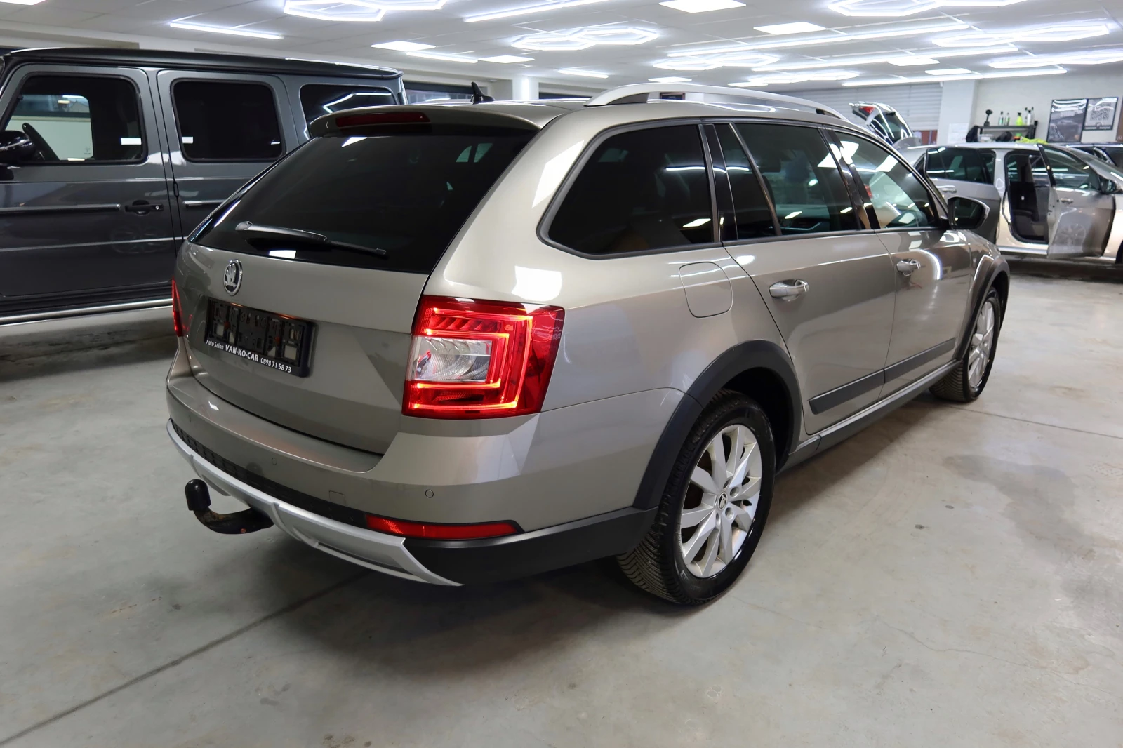 Skoda Octavia Scout 2.0TDI 184к.с 4х4* Xennon* Full - изображение 2