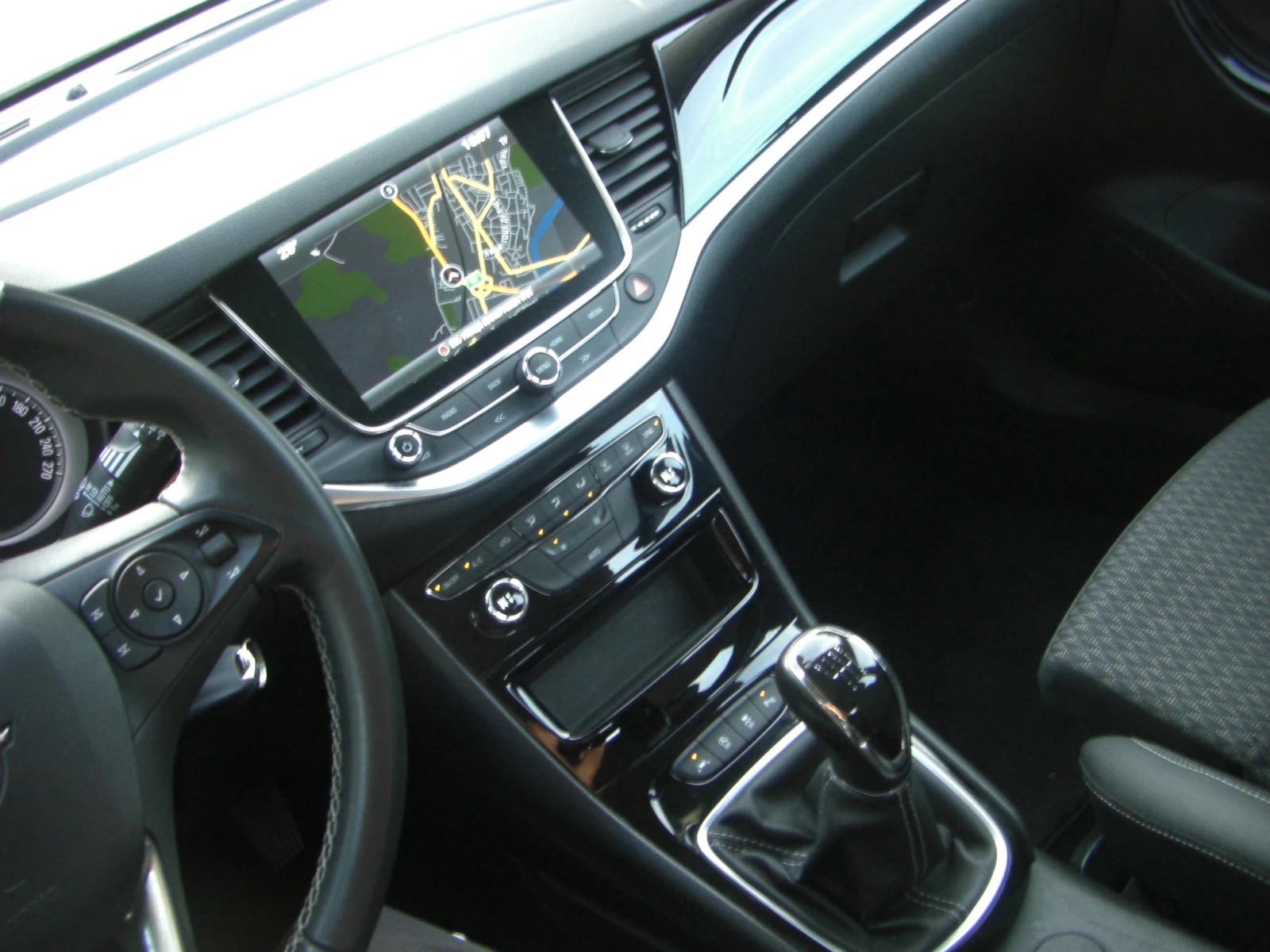 Opel Astra 1.6cdti COSMO DISTANS Tourer LED EV 6+ , снимка 12 - Автомобили и джипове - 53907761