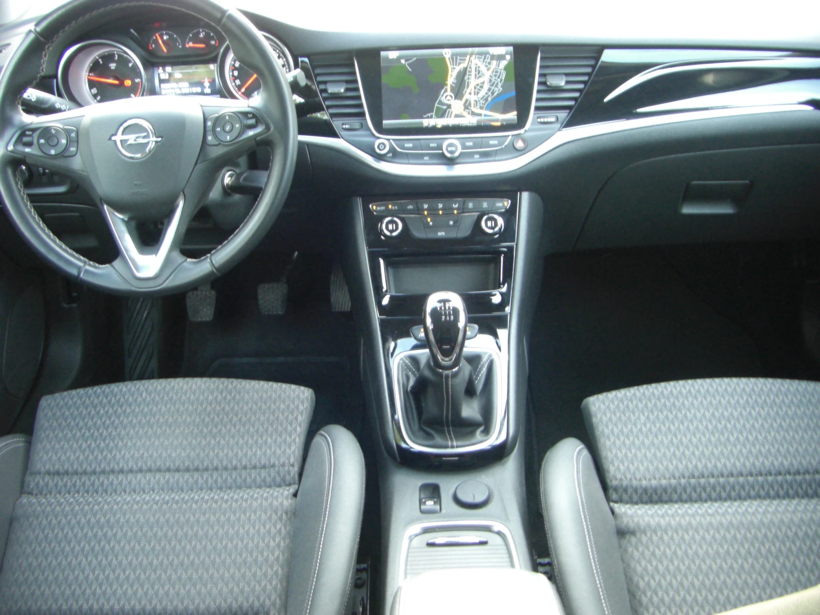 Opel Astra 1.6cdti COSMO DISTANS Tourer LED EV 6+ , снимка 10 - Автомобили и джипове - 53907761