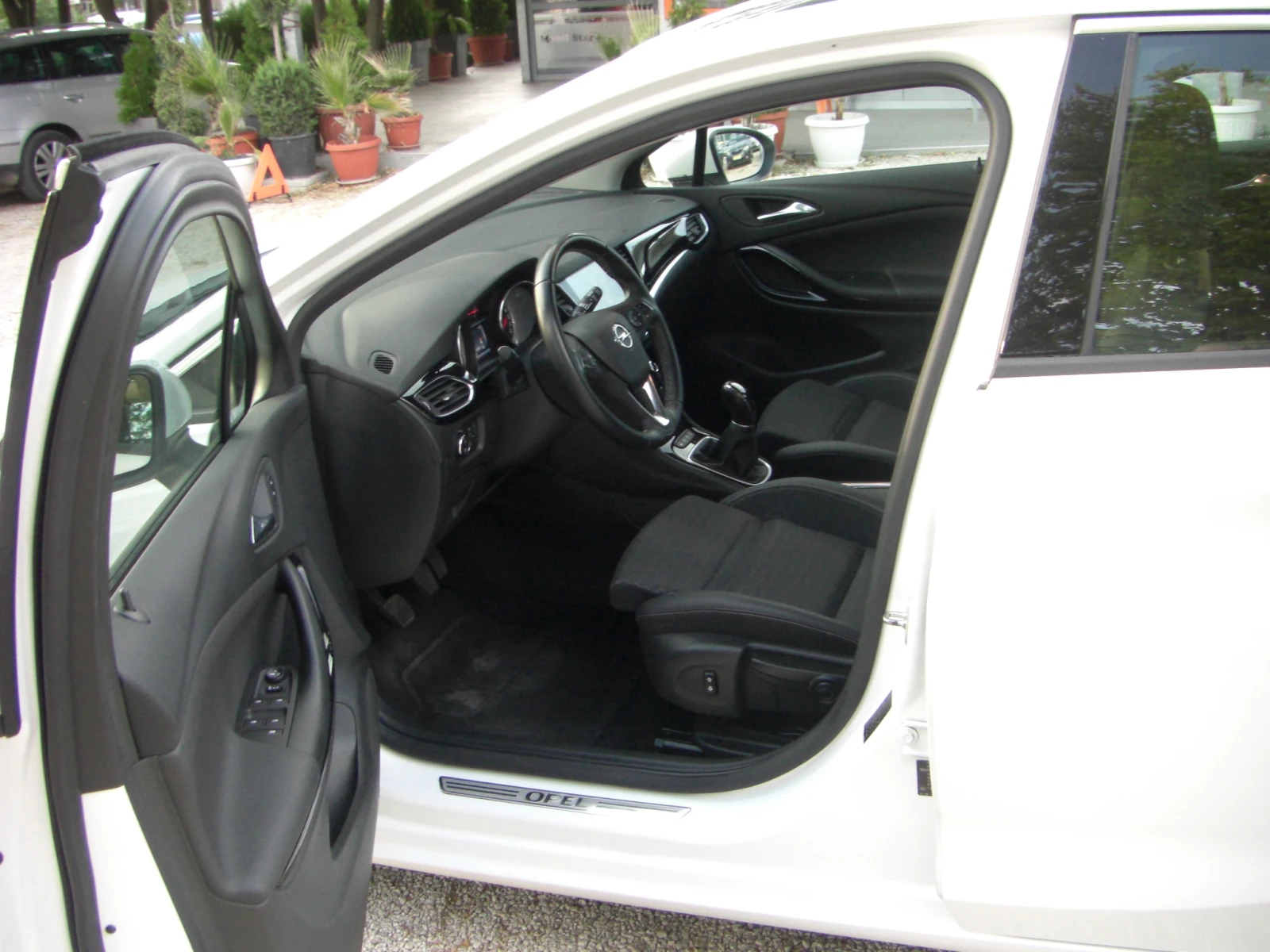 Opel Astra 1.6cdti COSMO DISTANS Tourer LED EV 6+ , снимка 9 - Автомобили и джипове - 53907761