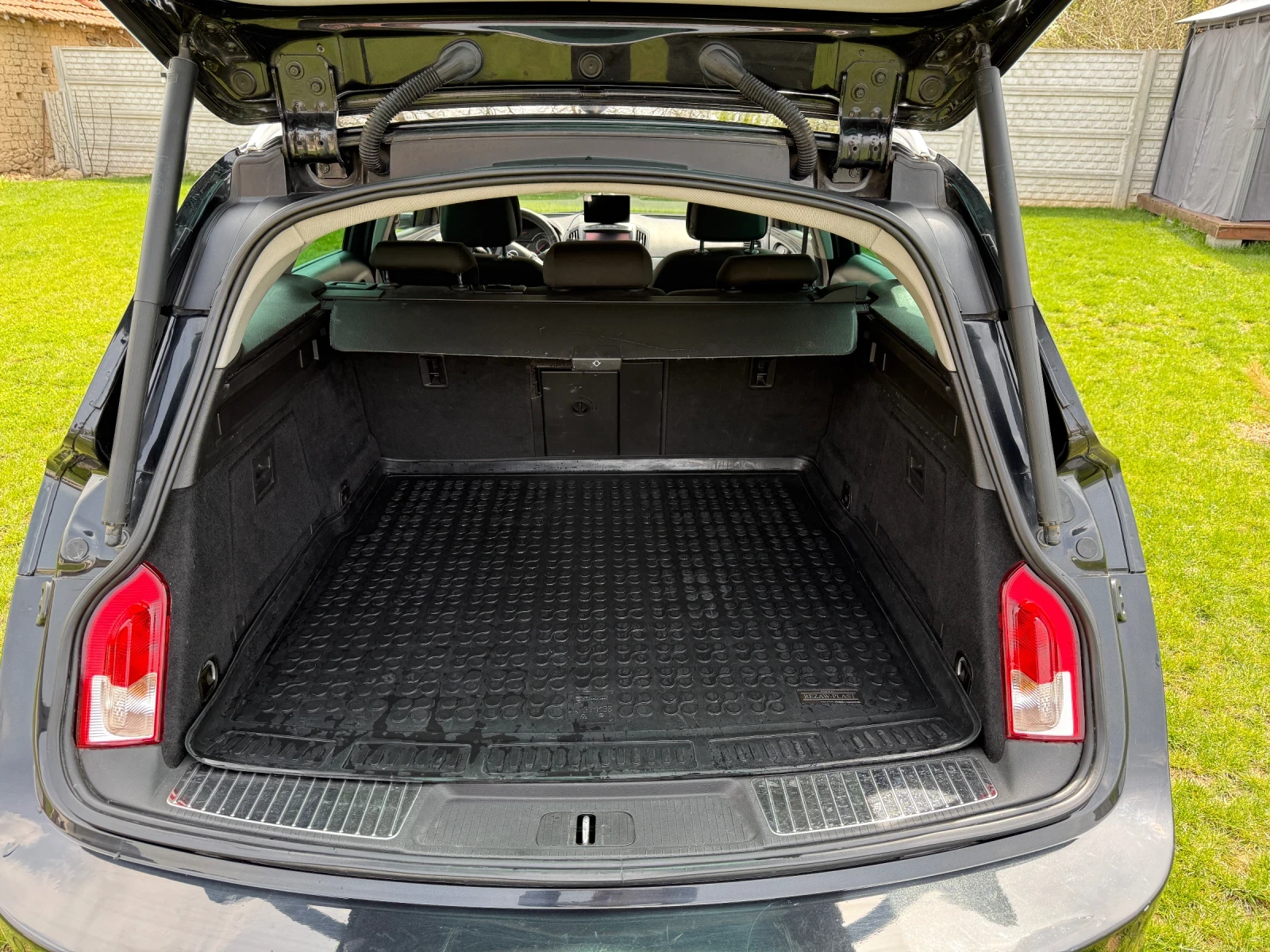 Opel Insignia, снимка 12 - Автомобили и джипове - 54181855