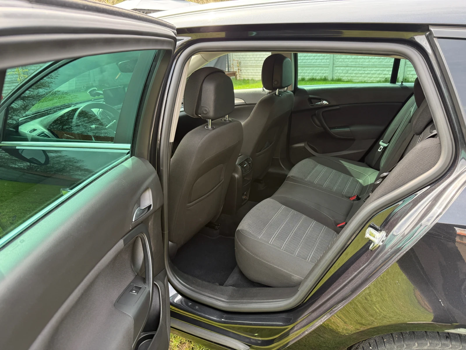 Opel Insignia, снимка 6 - Автомобили и джипове - 54181855