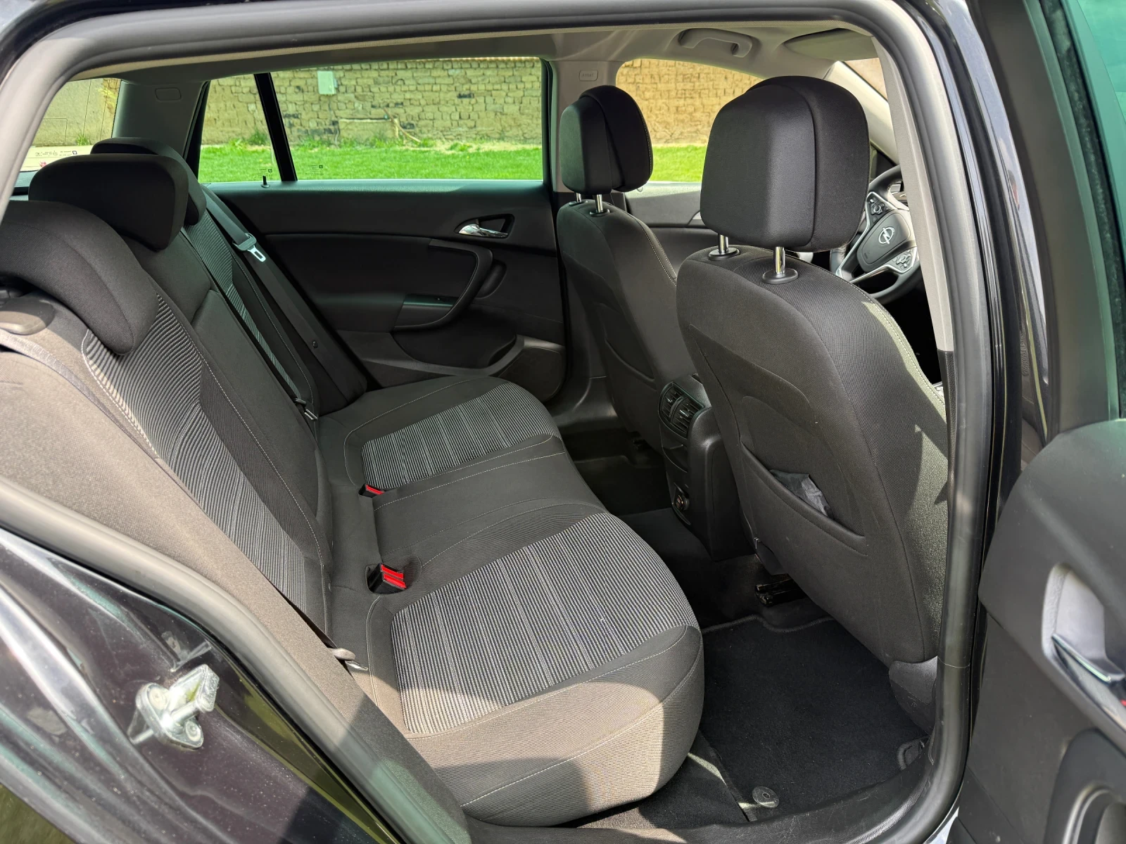 Opel Insignia, снимка 11 - Автомобили и джипове - 54181855