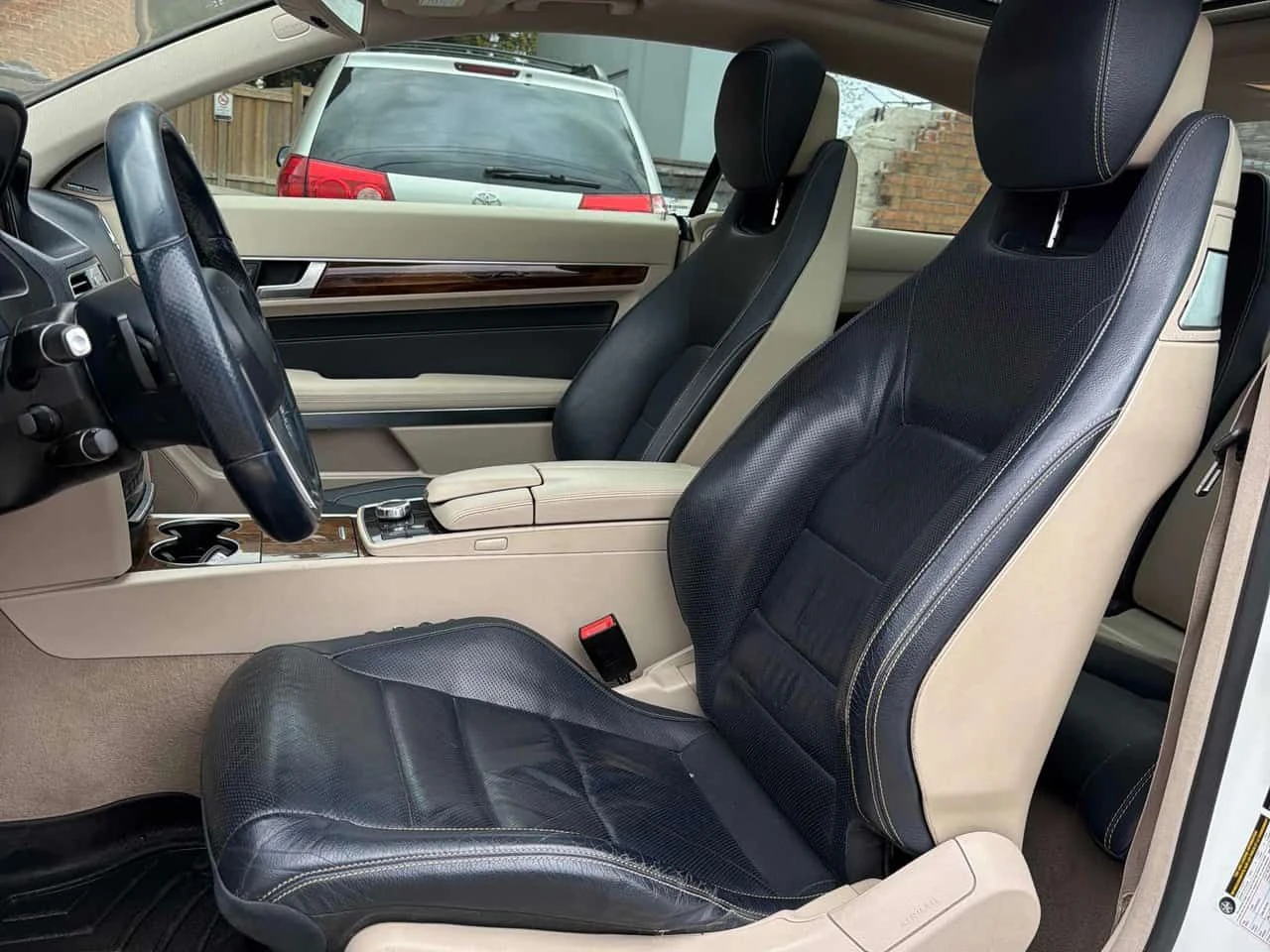 Mercedes-Benz E 400 * ПАНОРАМА* 360 КАМЕРА* ОБДУХВАНЕ* , снимка 13 - Автомобили и джипове - 54396886