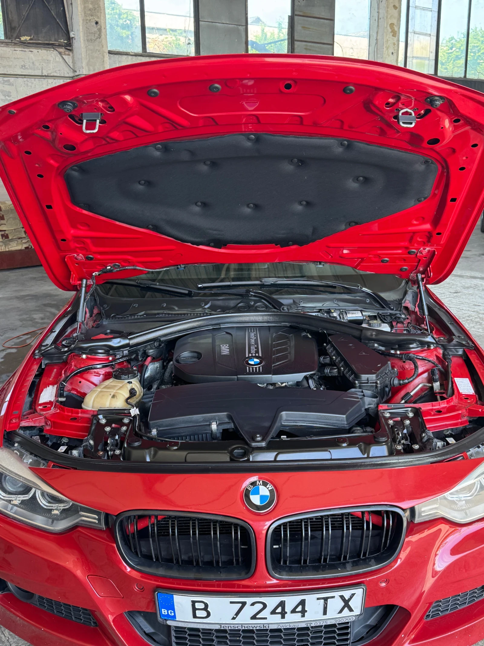 BMW 320 F 30 X drive , снимка 16 - Автомобили и джипове - 54710430