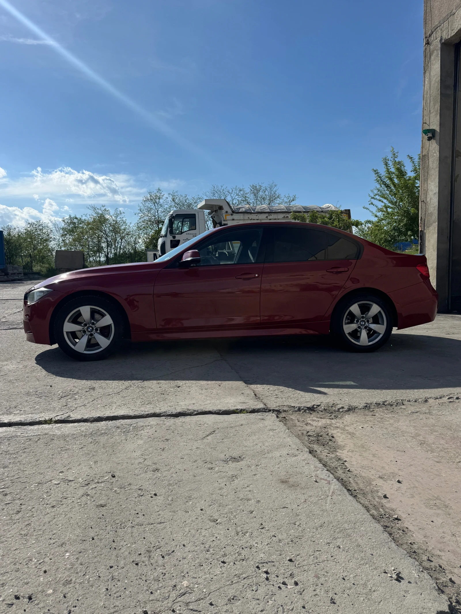 BMW 320 F 30 X drive , снимка 7 - Автомобили и джипове - 54710430