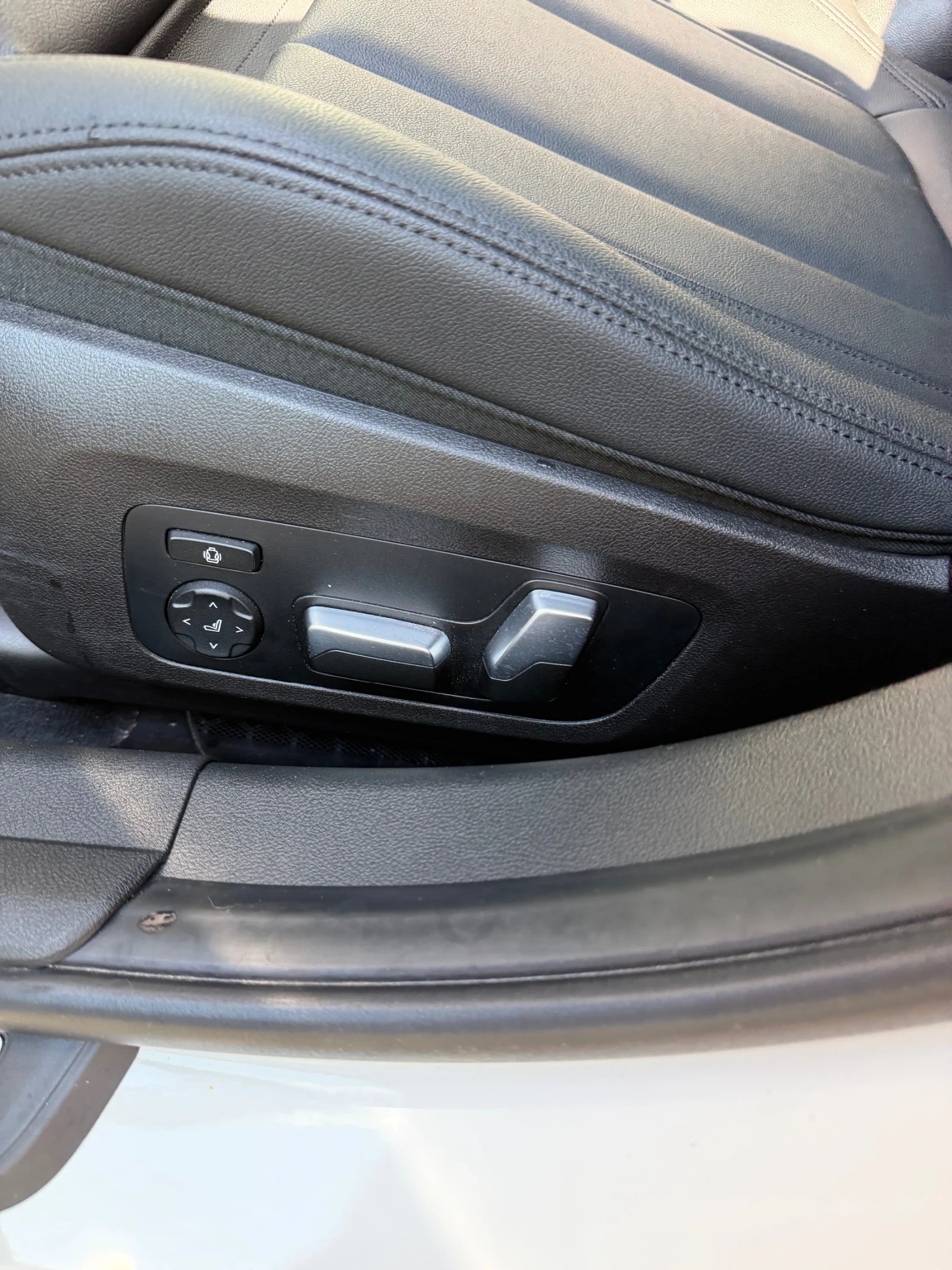 BMW 330 xDrive M Pack, снимка 9 - Автомобили и джипове - 54753759