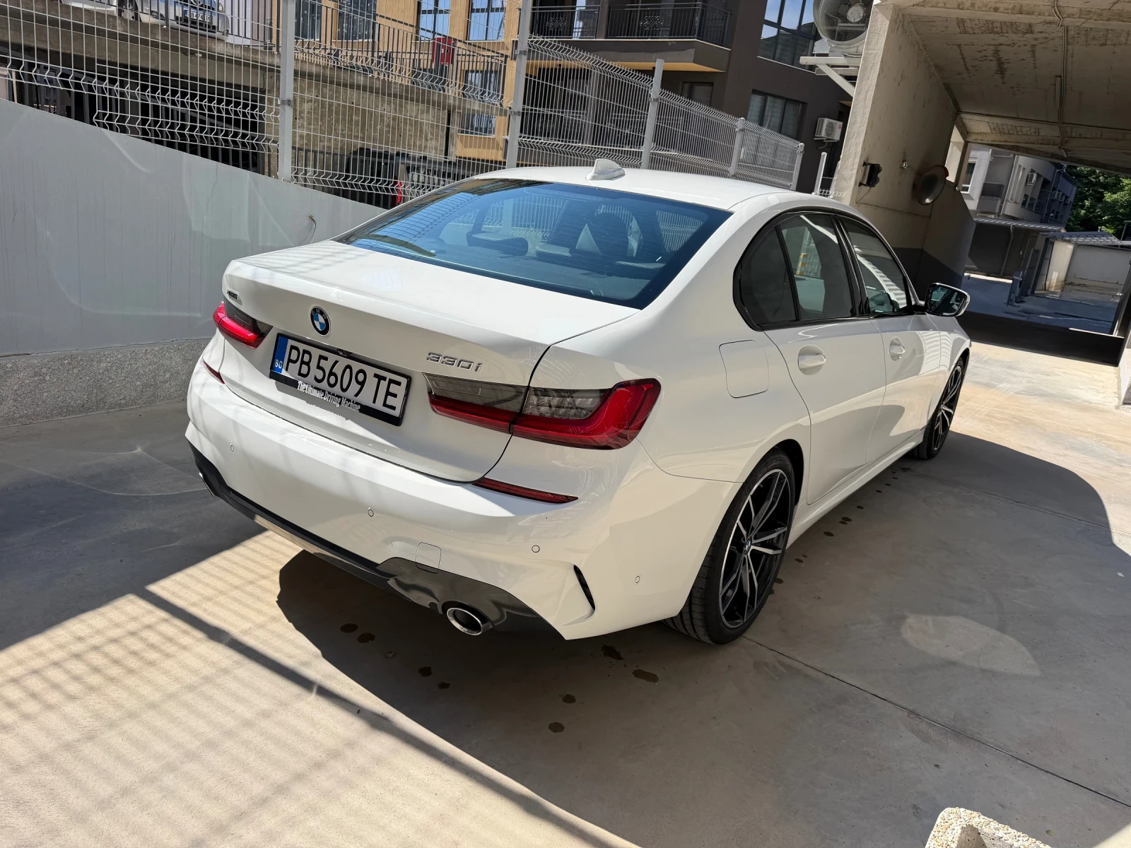 BMW 330 xDrive M Pack, снимка 6 - Автомобили и джипове - 54753759