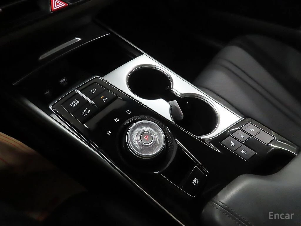 Kia K8 2.5* NOBLESSE* ПОДГРЕВ* ОБДУХВАНЕ* LANE* ASSIST* 3, снимка 9 - Автомобили и джипове - 54923425