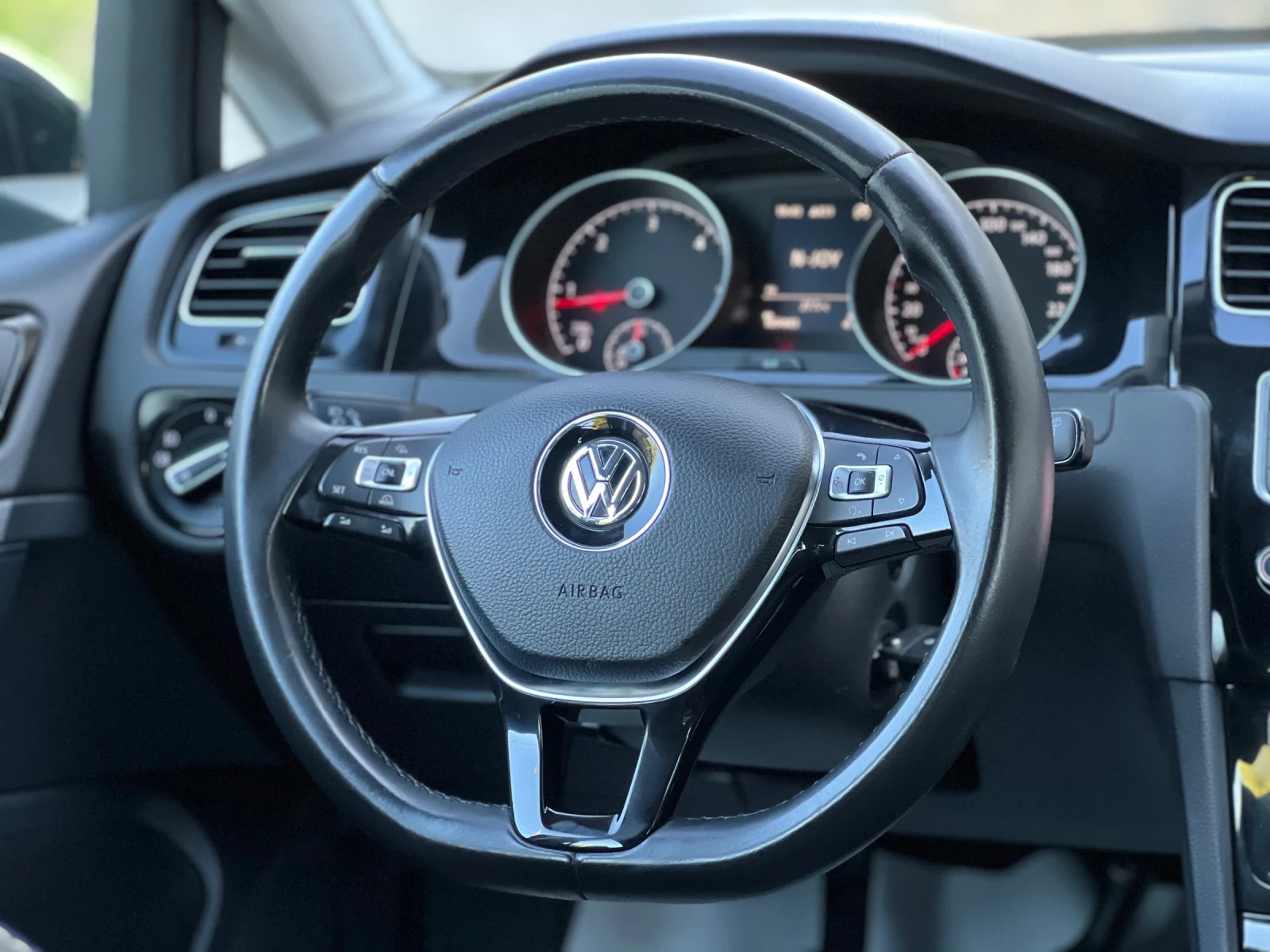 VW Golf 2.0 TDI 150 NAVI LED , снимка 8 - Автомобили и джипове - 55246383