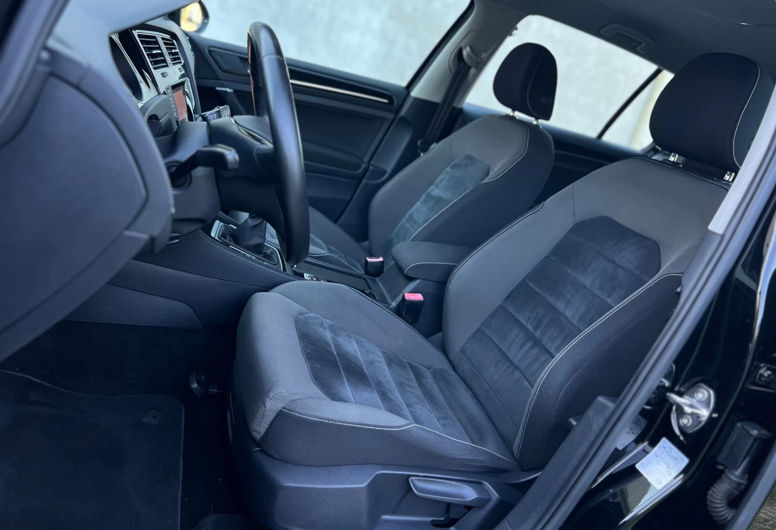 VW Golf 2.0 TDI 150 NAVI LED , снимка 12 - Автомобили и джипове - 55246383