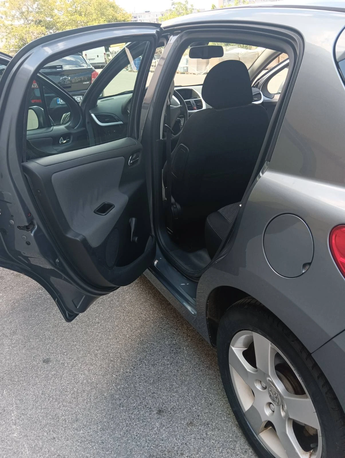 Peugeot 207, снимка 10 - Автомобили и джипове - 55268485