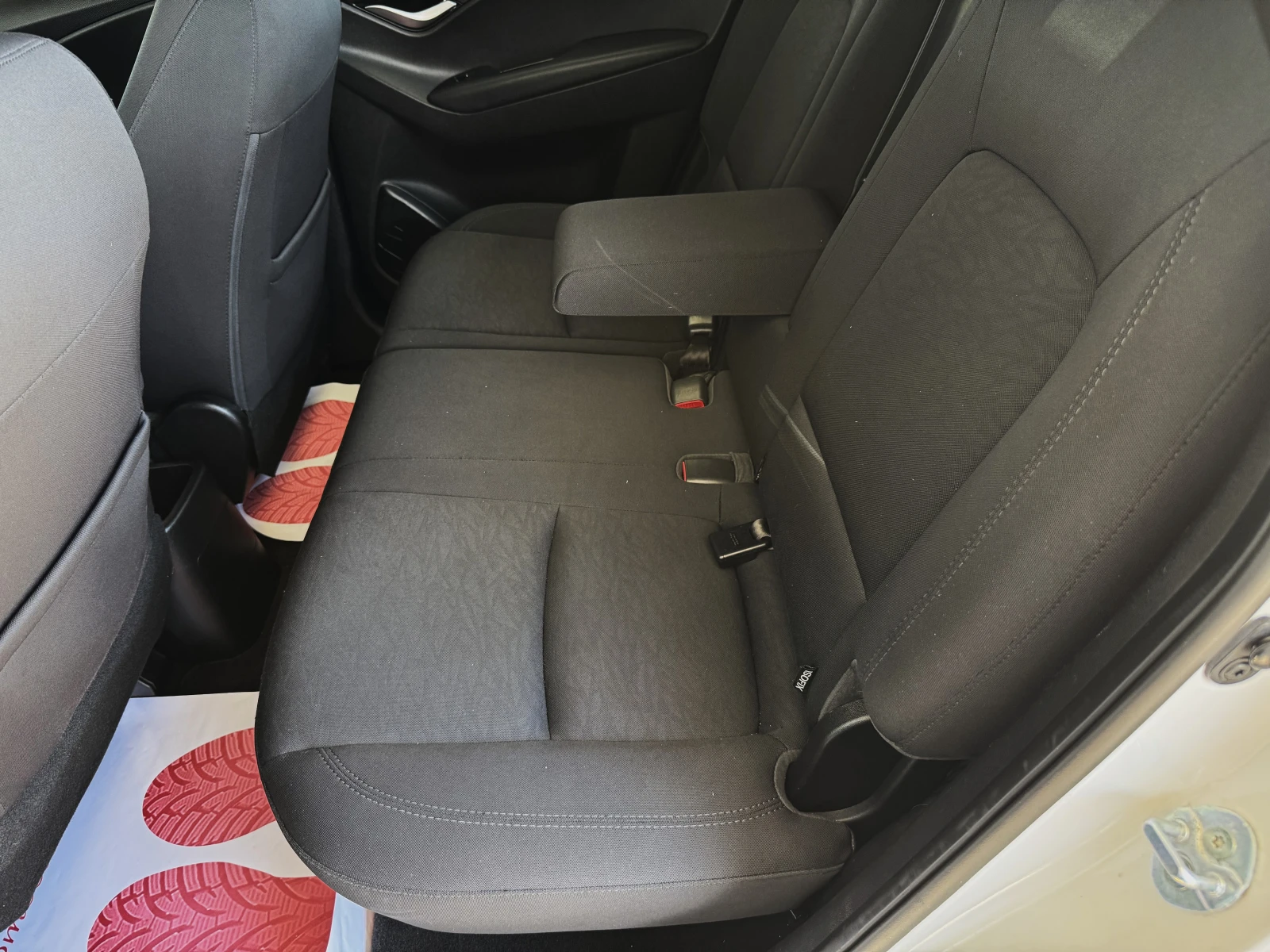 Hyundai Ix20 1.6 i , снимка 9 - Автомобили и джипове - 55320235