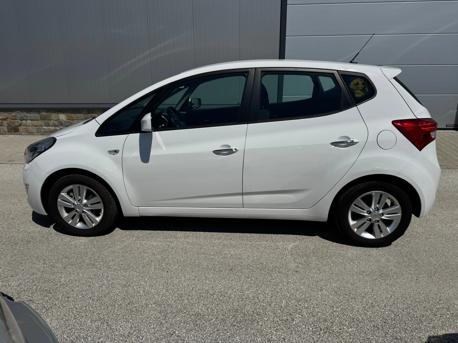 Hyundai Ix20 1.6 i , снимка 3 - Автомобили и джипове - 55320235