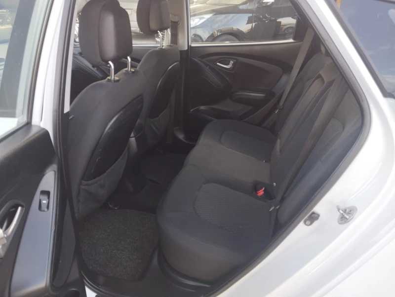 Hyundai IX35 2.0crdi, снимка 7 - Автомобили и джипове - 48799546