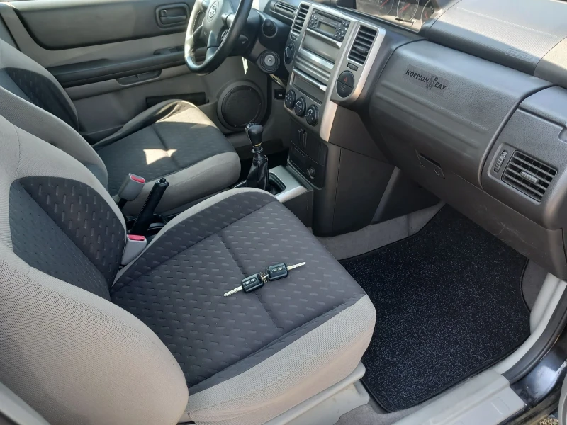 Nissan X-trail 2.2 136 кс 4х4 с верига, снимка 9 - Автомобили и джипове - 51439469