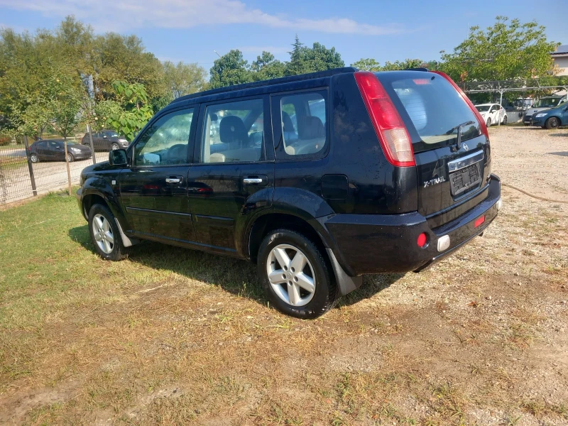 Nissan X-trail 2.2 136 кс 4х4 с верига, снимка 4 - Автомобили и джипове - 51439469