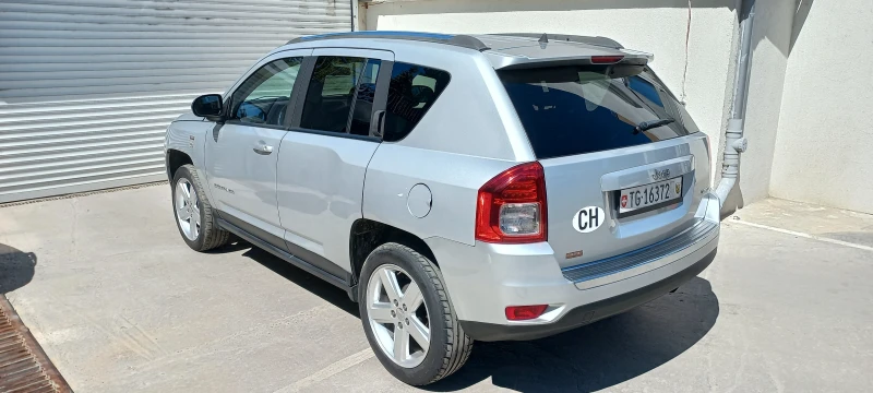 Jeep Compass 2.4I SWISS-АВТОМАТИК, снимка 5 - Автомобили и джипове - 51524371