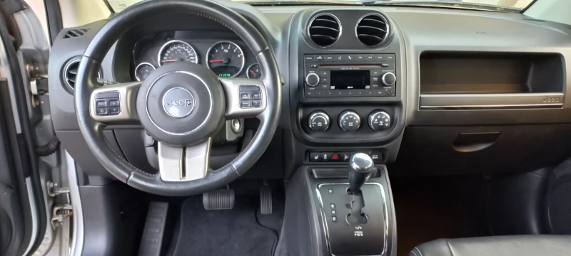 Jeep Compass 2.4I SWISS-АВТОМАТИК, снимка 13 - Автомобили и джипове - 51524371