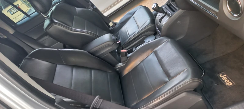 Jeep Compass 2.4I SWISS-АВТОМАТИК, снимка 9 - Автомобили и джипове - 51524371