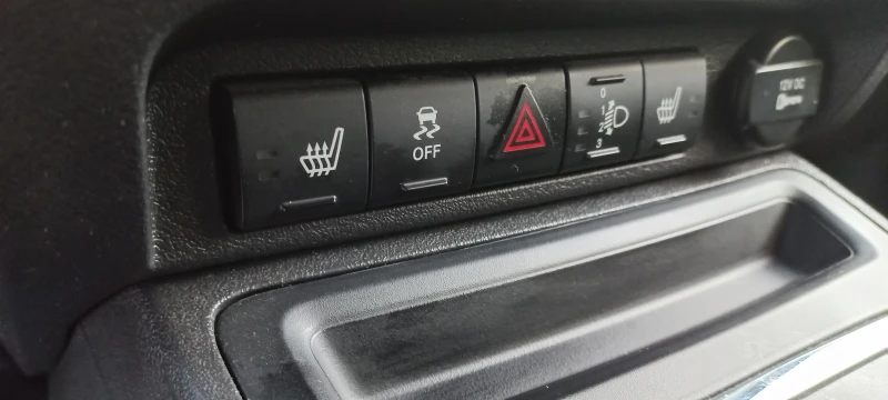 Jeep Compass 2.4I SWISS-АВТОМАТИК, снимка 14 - Автомобили и джипове - 51524371