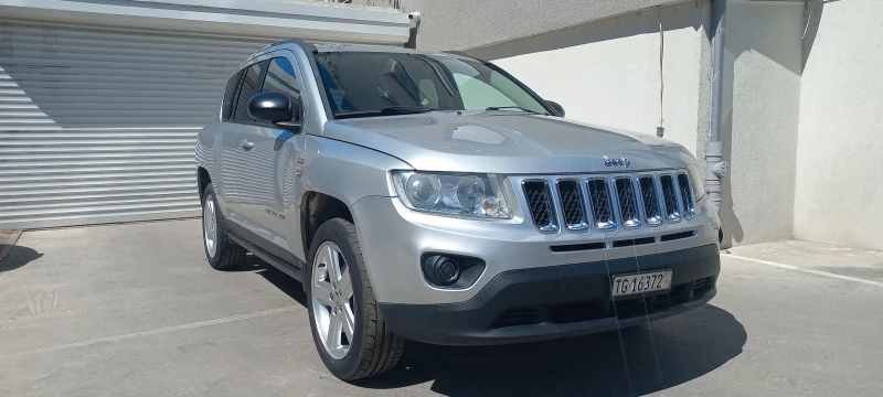 Jeep Compass 2.4I SWISS-АВТОМАТИК, снимка 2 - Автомобили и джипове - 51524371