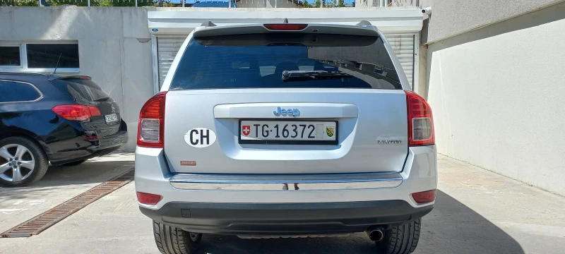 Jeep Compass 2.4I SWISS-АВТОМАТИК, снимка 6 - Автомобили и джипове - 51524371