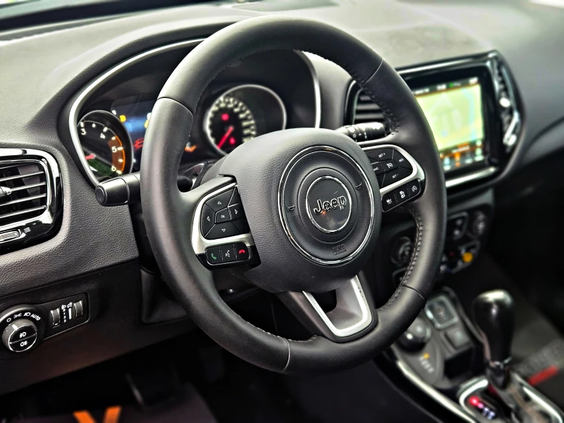 Jeep Compass LIMITED/DISTRONIC/CAMERA/LANE AS/САМОПАРКИРАНЕ/LIZ, снимка 11 - Автомобили и джипове - 52550749