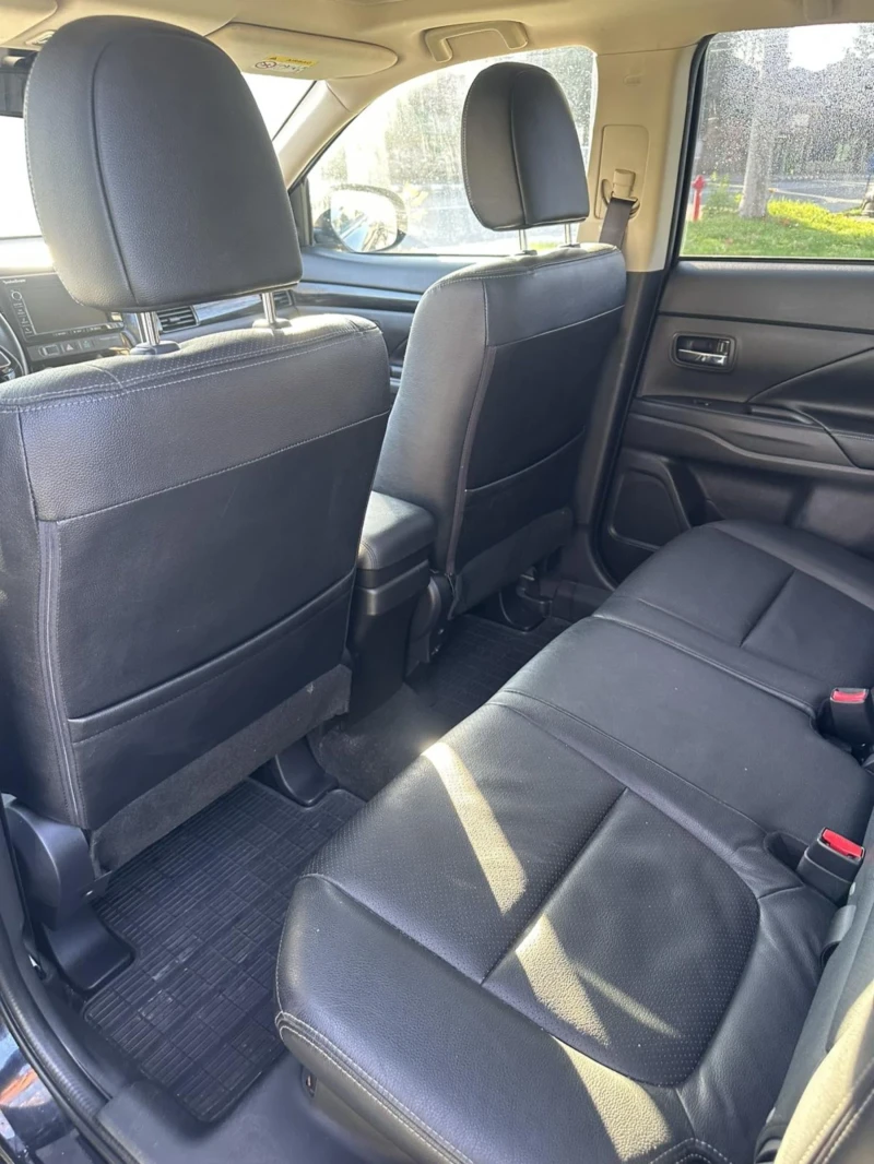 Mitsubishi Outlander, снимка 9 - Автомобили и джипове - 52752222